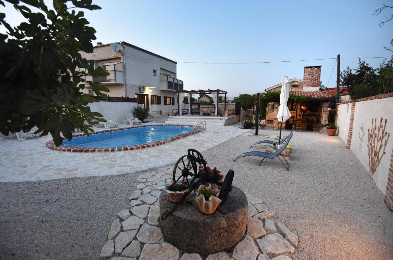 Donji Zemunik House & Apartment Palaca מראה חיצוני תמונה