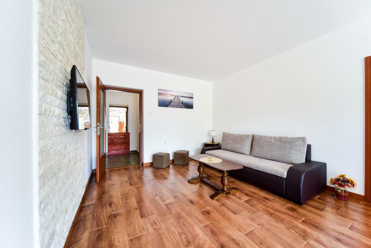 Donji Zemunik House & Apartment Palaca מראה חיצוני תמונה