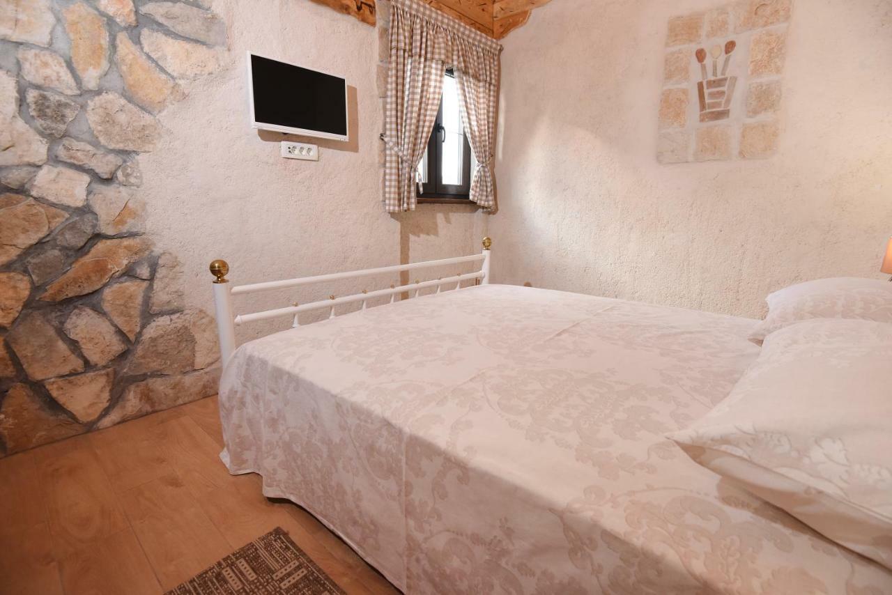 Donji Zemunik House & Apartment Palaca מראה חיצוני תמונה