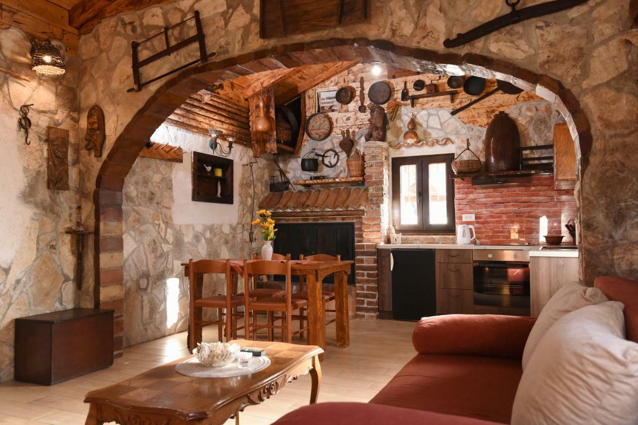 Donji Zemunik House & Apartment Palaca מראה חיצוני תמונה
